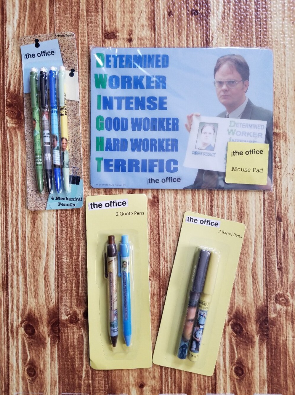 Universal The Office Pencil & Pen Set with Blue Mouse Pad Dwight Schrute